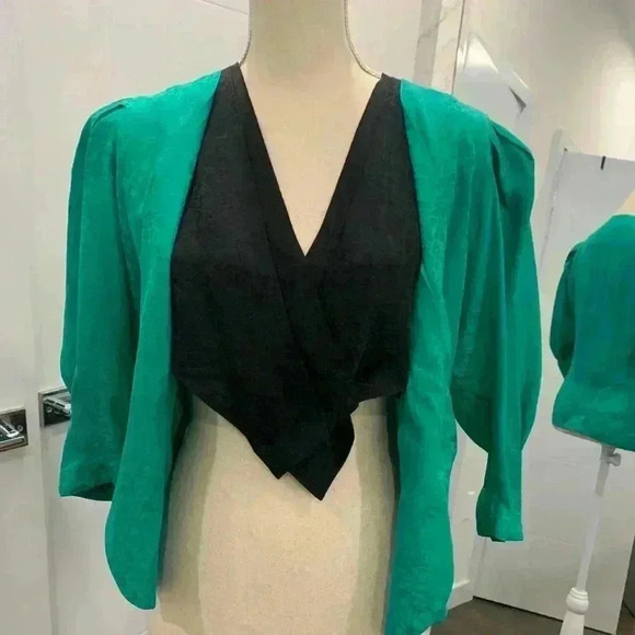 Gorgeous vintage button front blouse - Picture 7 of 9